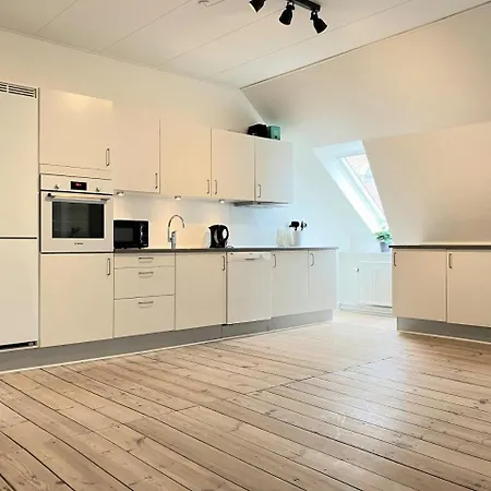 Spacious For 6 Apartment
